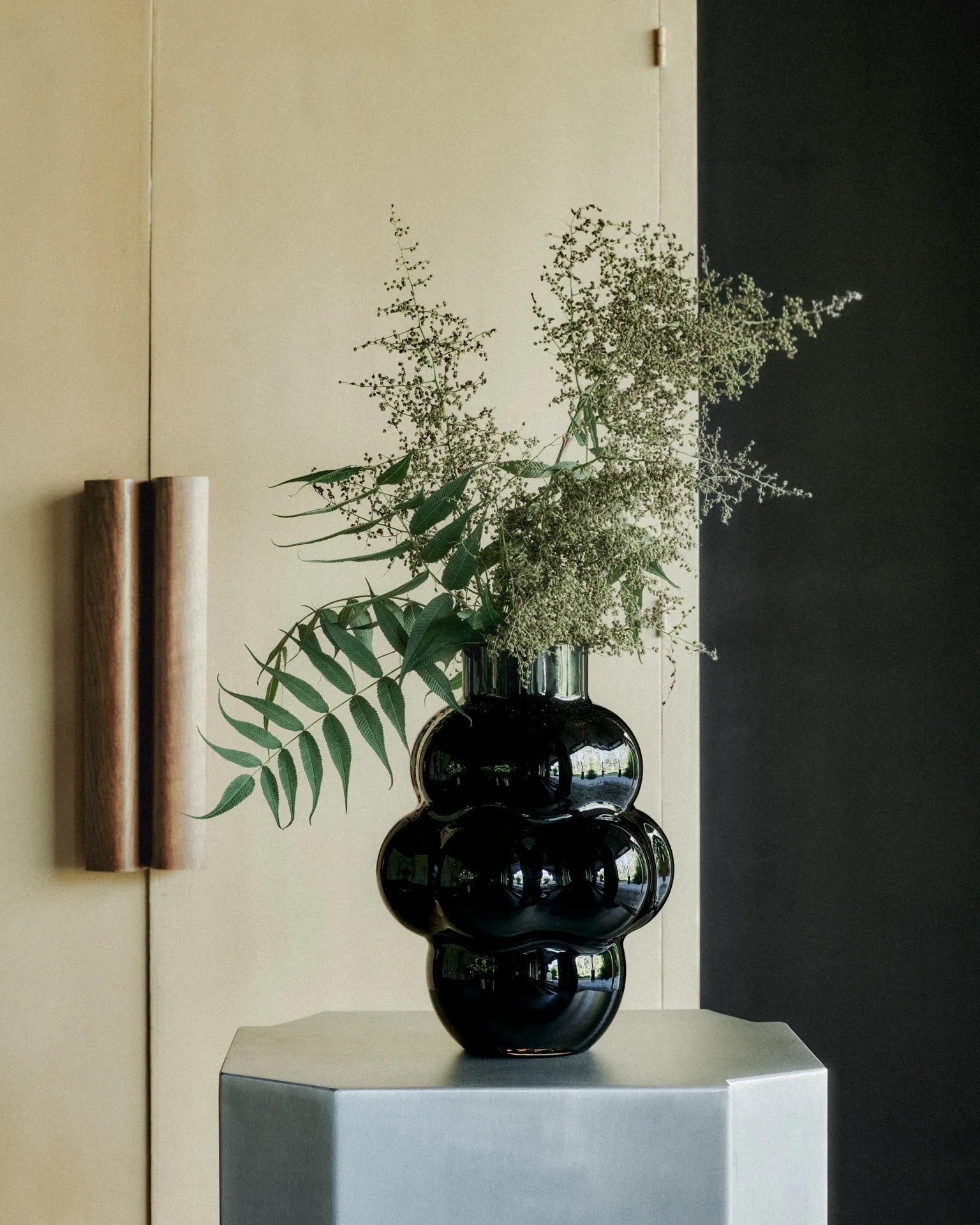 Balloon Vase 04 32cm Black - Bellavé Studio