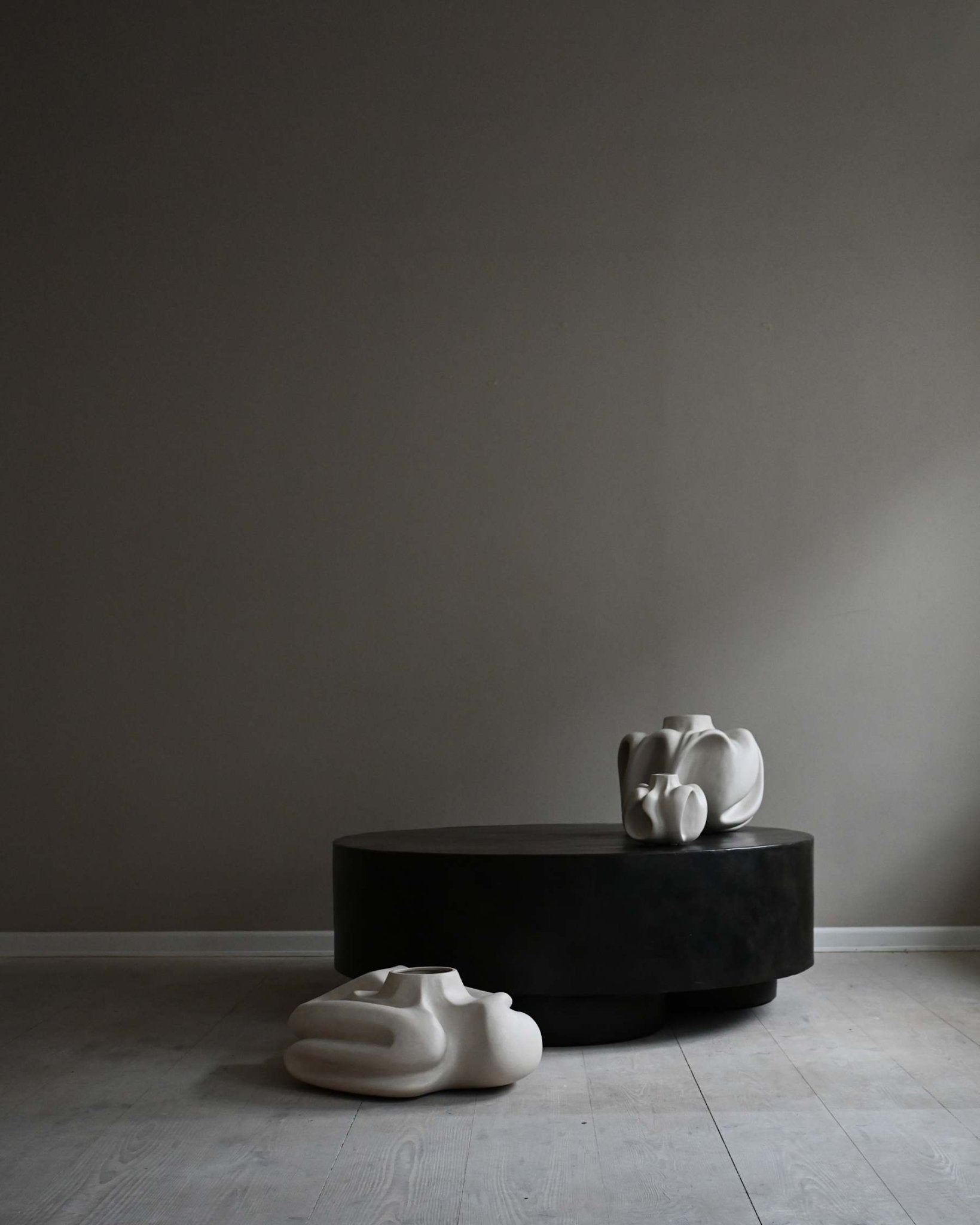 Big Foot Coffee Table, Big - Coffee - Bellavé Studio