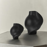 Ceramic Pirout Vase 01 22cm Black - Bellavé Studio
