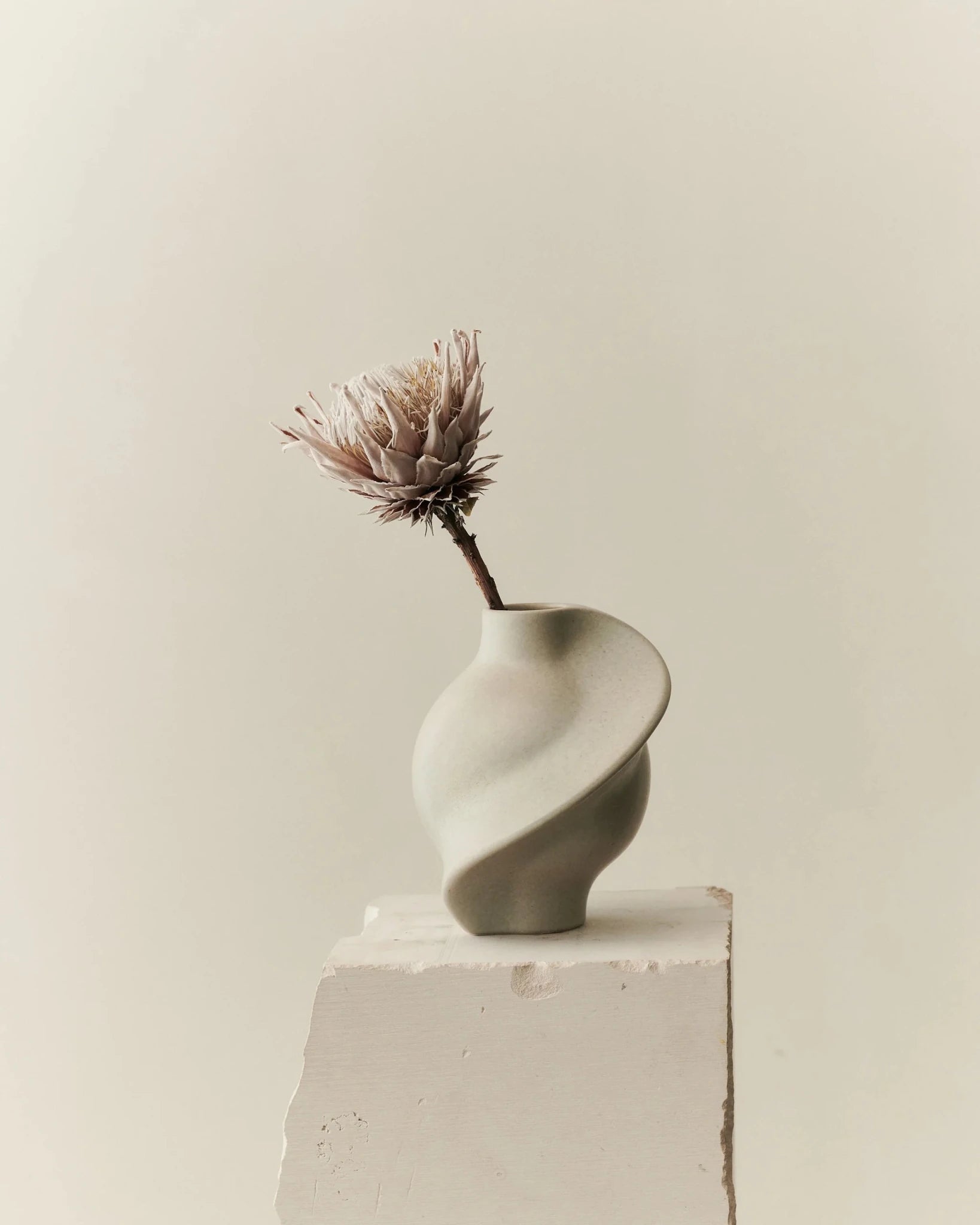 Ceramic Pirout Vase 01 22cm Vintage Glaze - Bellavé Studio