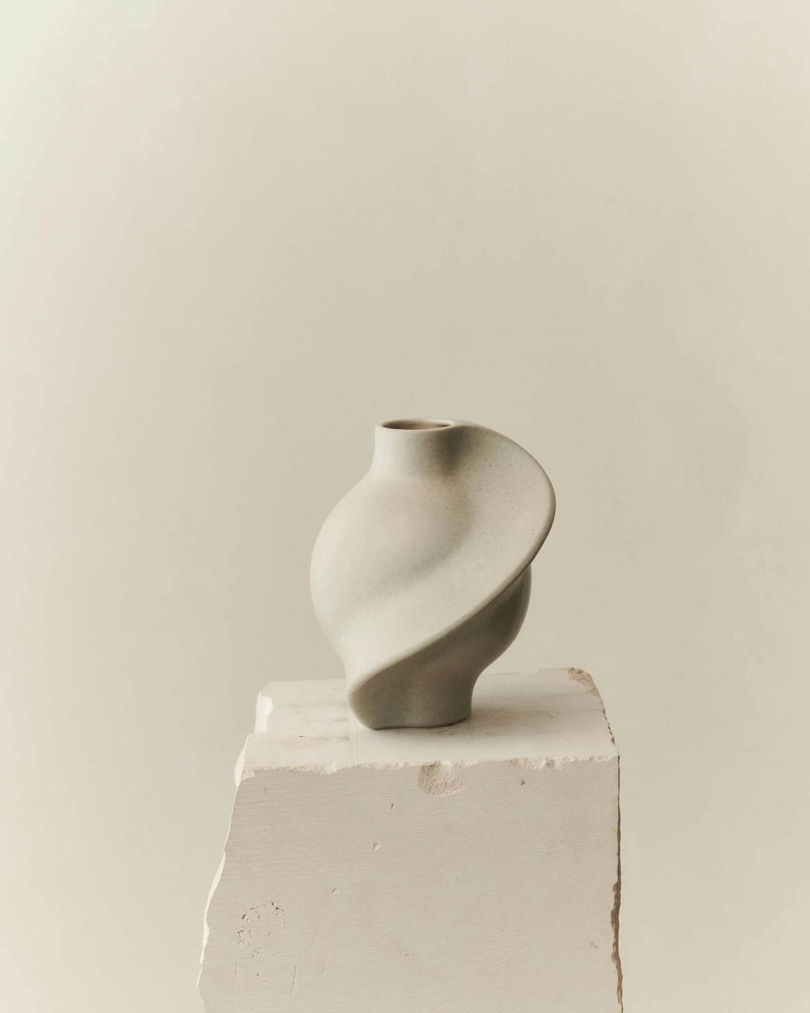 Ceramic Pirout Vase 01 22cm Vintage Glaze - Bellavé Studio