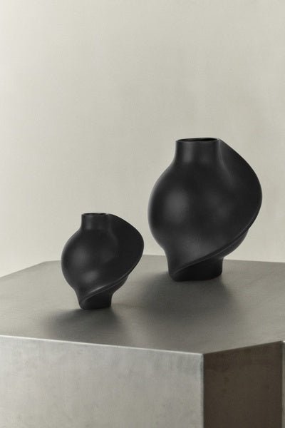 Ceramic Pirout Vase 02 42cm Black - Bellavé Studio