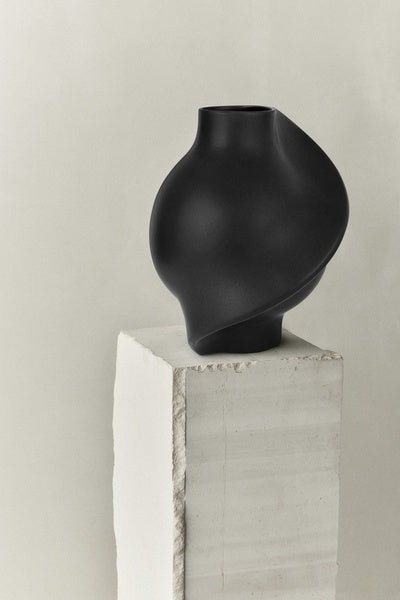 Ceramic Pirout Vase 02 42cm Black - Bellavé Studio