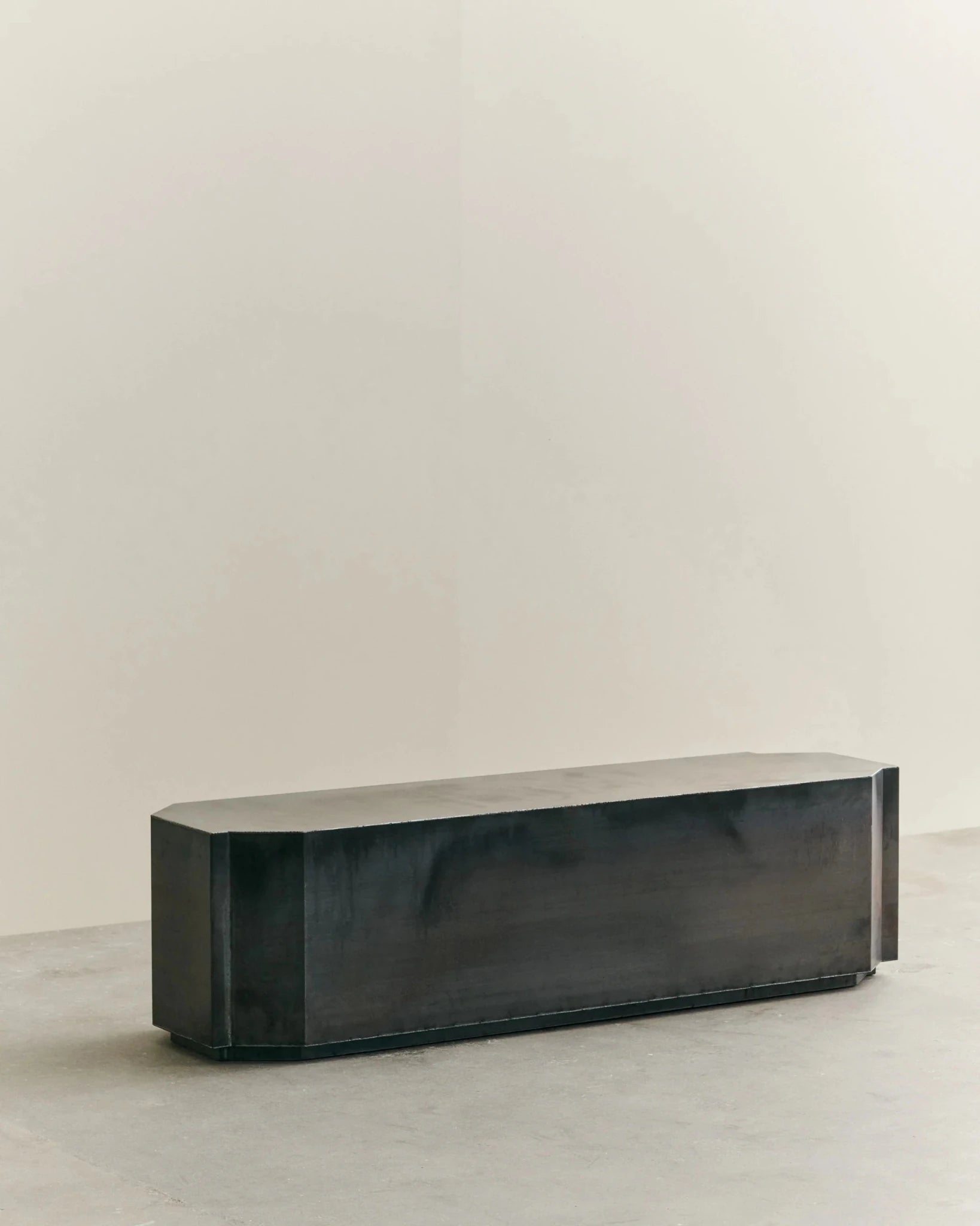 Funki Bench Raw Iron - Bellavé Studio