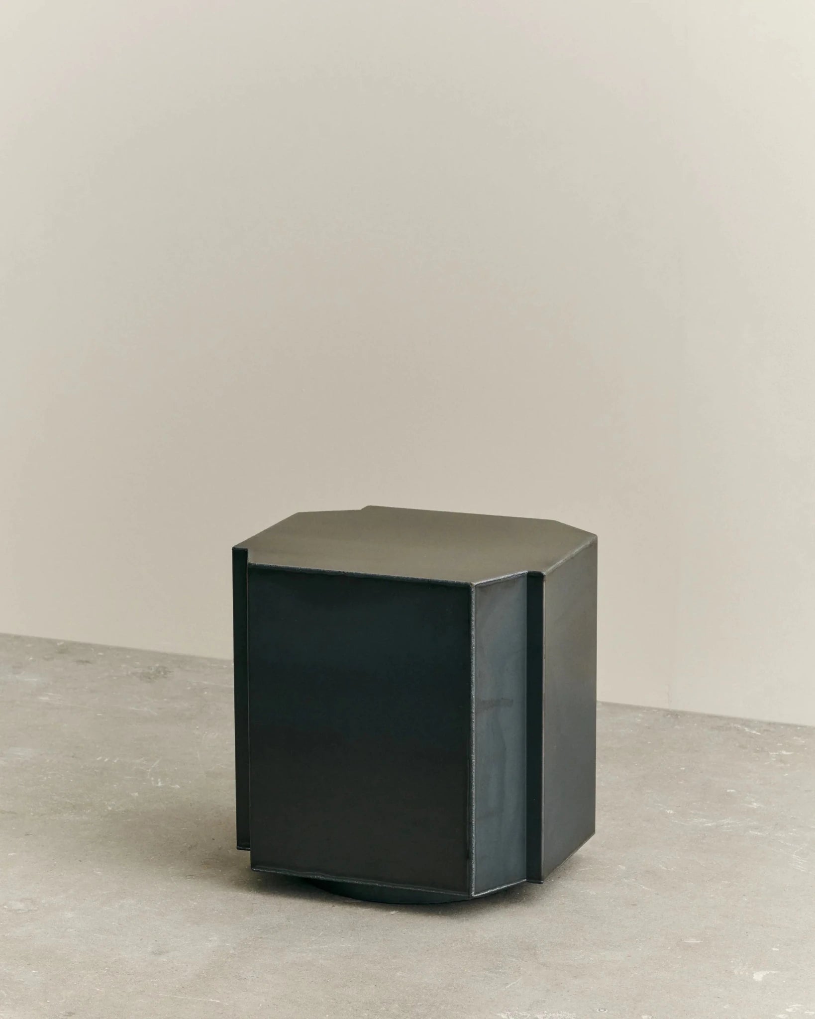 Funki Stool 01 Raw Iron - Bellavé Studio