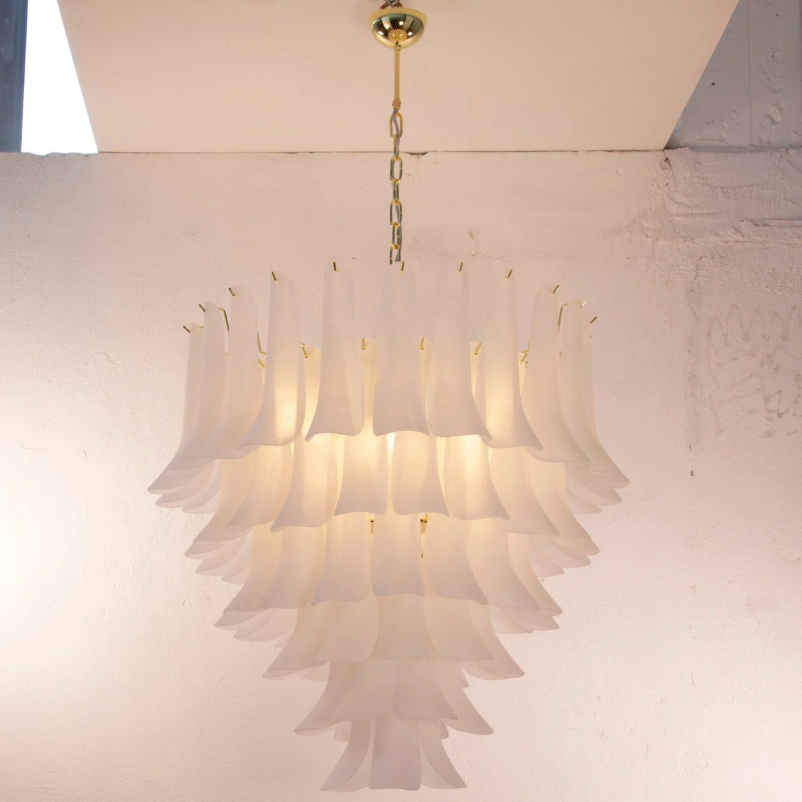 Murano Frosted White Petali Chandelier Ø80 - Bellavé Studio