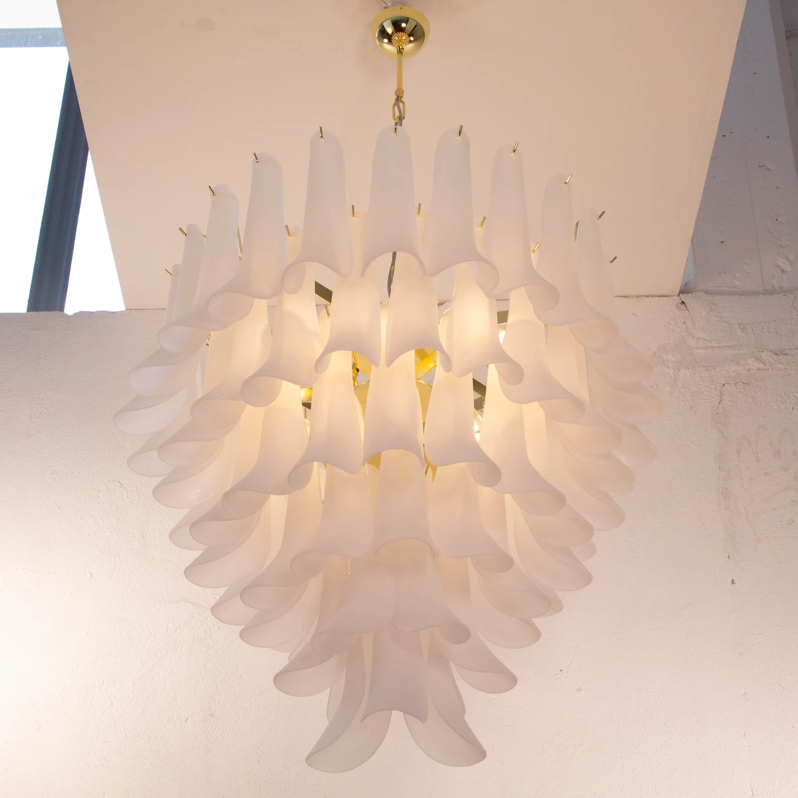 Murano Frosted White Petali Chandelier Ø80 - Bellavé Studio