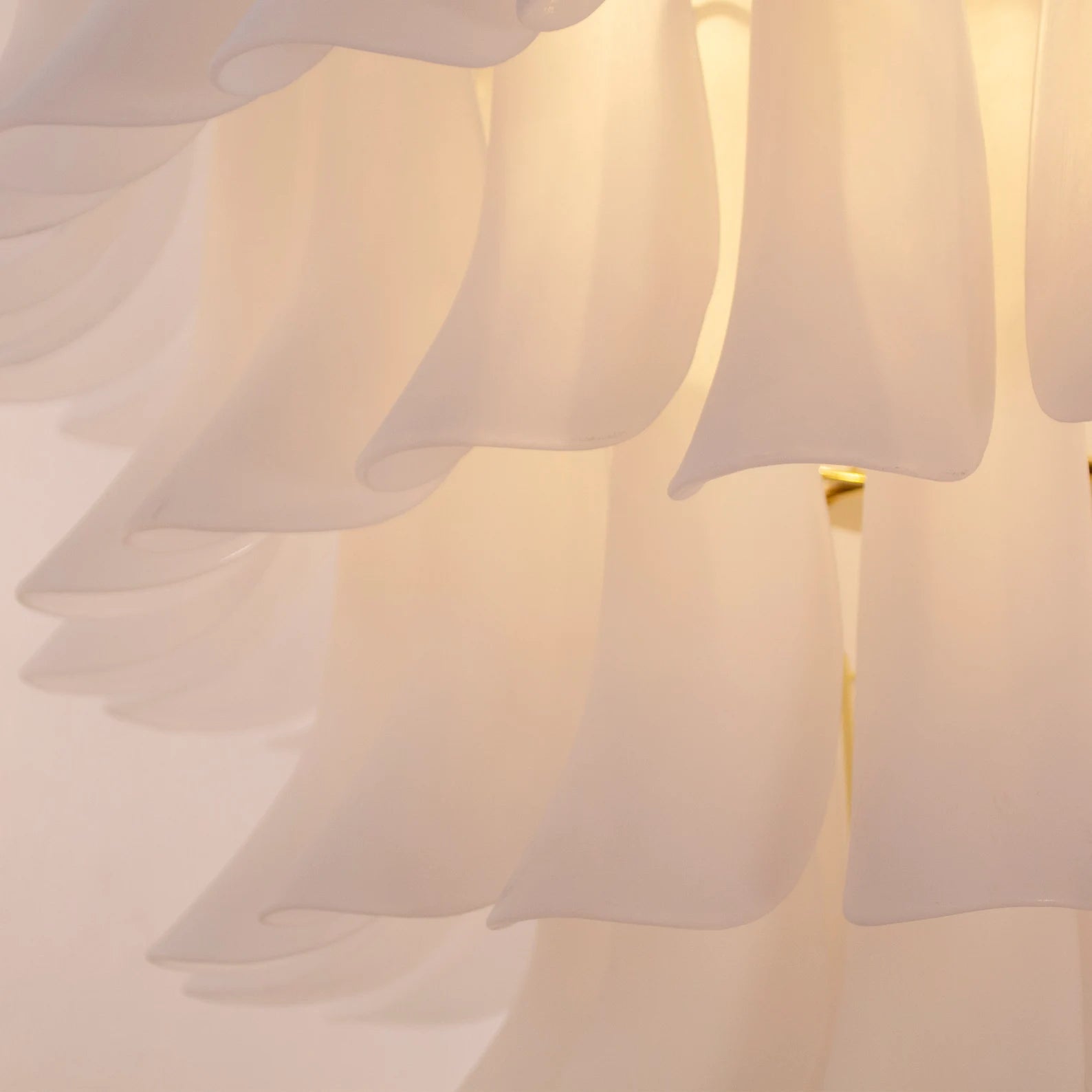 Murano Frosted White Petali Chandelier Ø80 - Bellavé Studio
