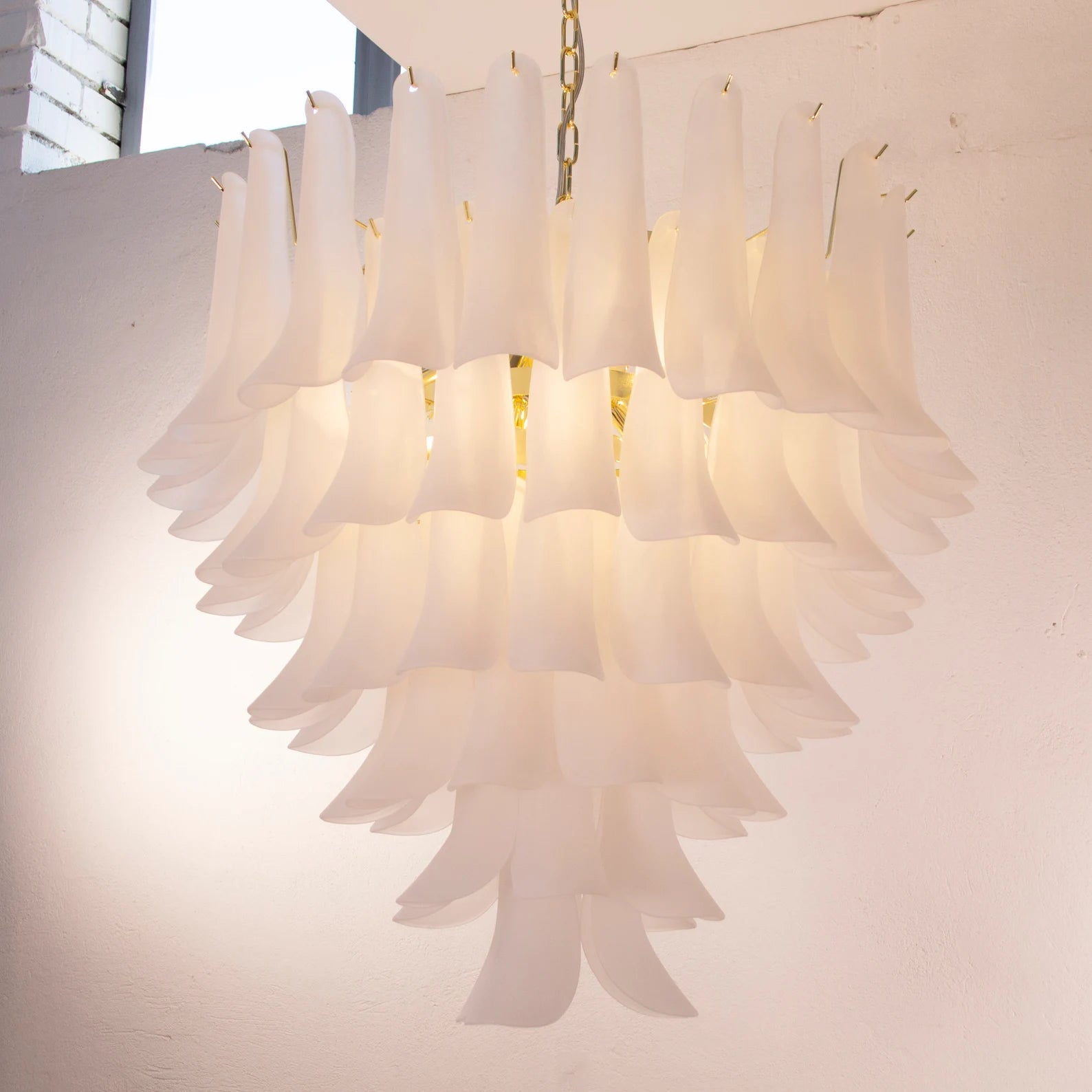 Murano Frosted White Petali Chandelier Ø80 - Bellavé Studio
