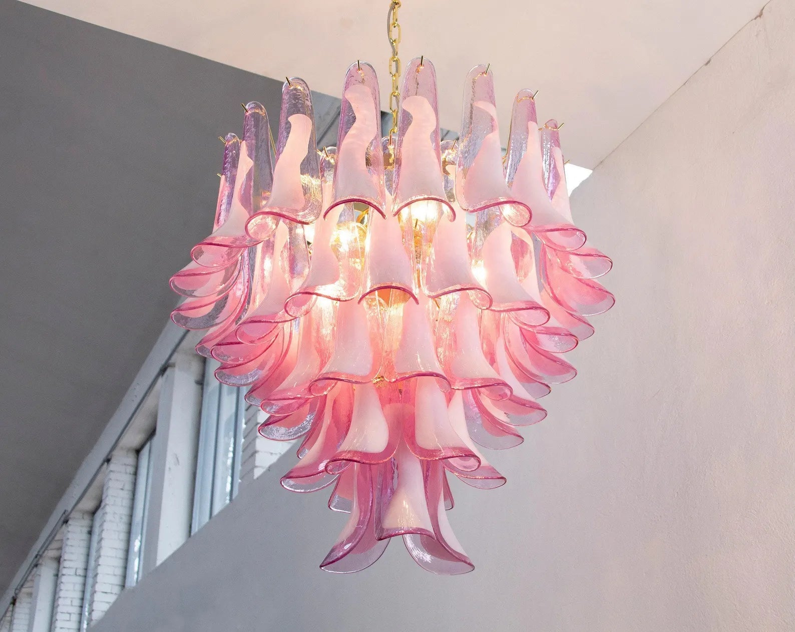 Murano Fuchsia Petali Chandelier Ø75 - 52 Glasses - Bellavé Studio