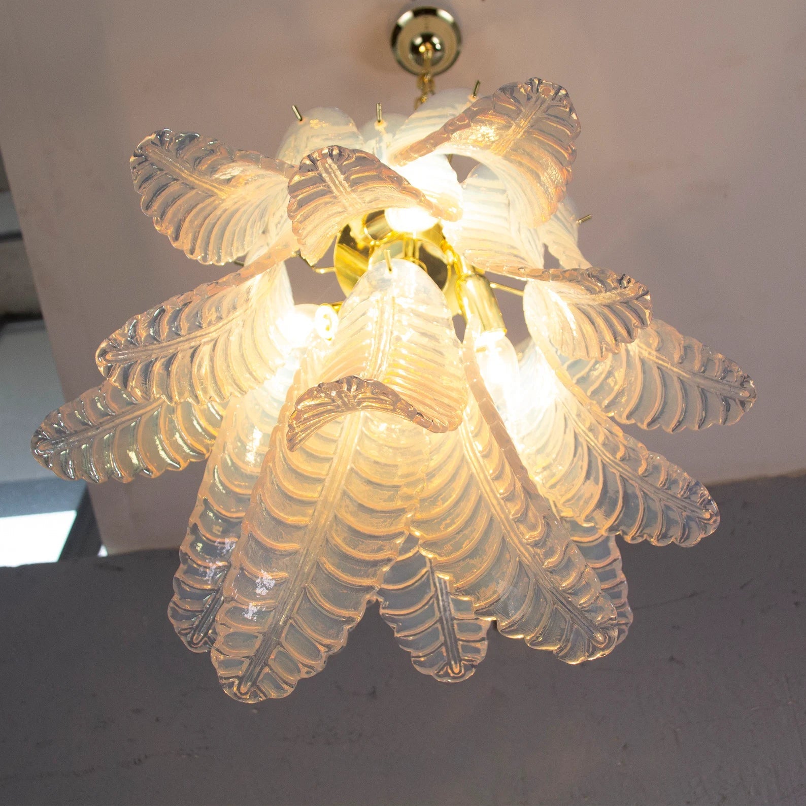 Murano Opal Foglie Chandelier Ø50 Opal - Bellavé Studio