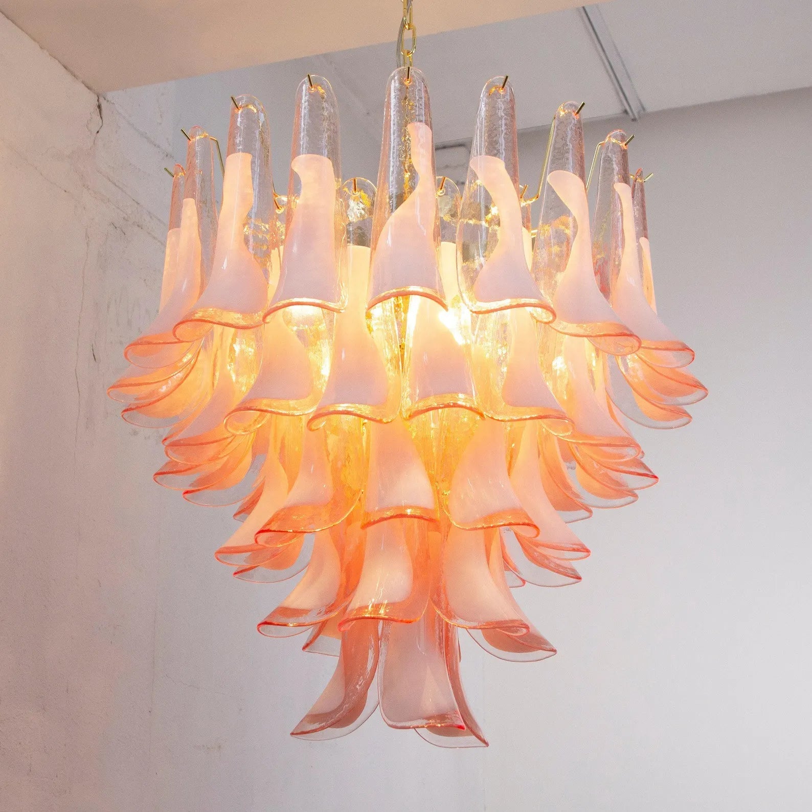 Murano Pink Petali Chandelier Ø75 - 52 Glasses - Bellavé Studio
