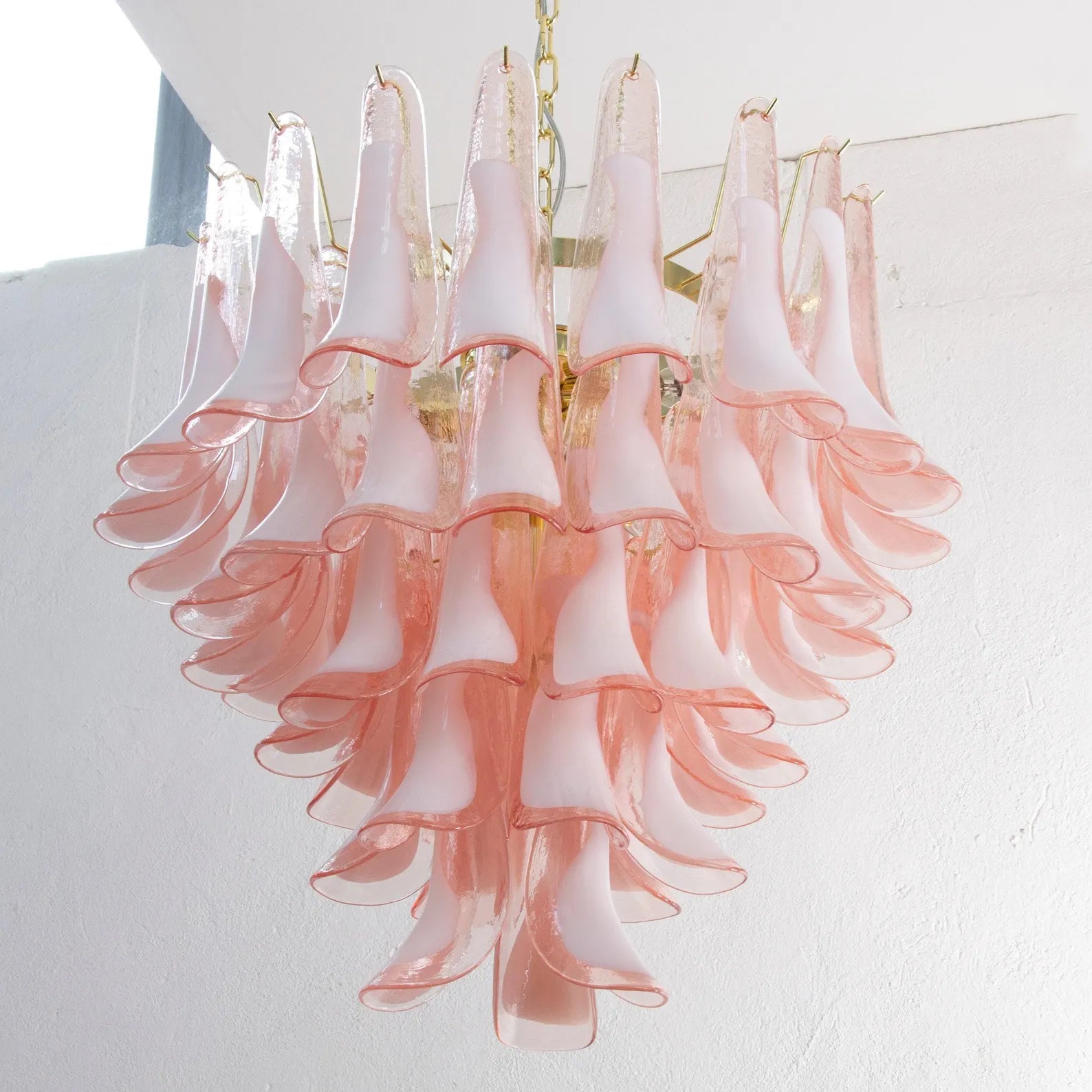 Murano Pink Petali Chandelier Ø75 - 52 Glasses - Bellavé Studio