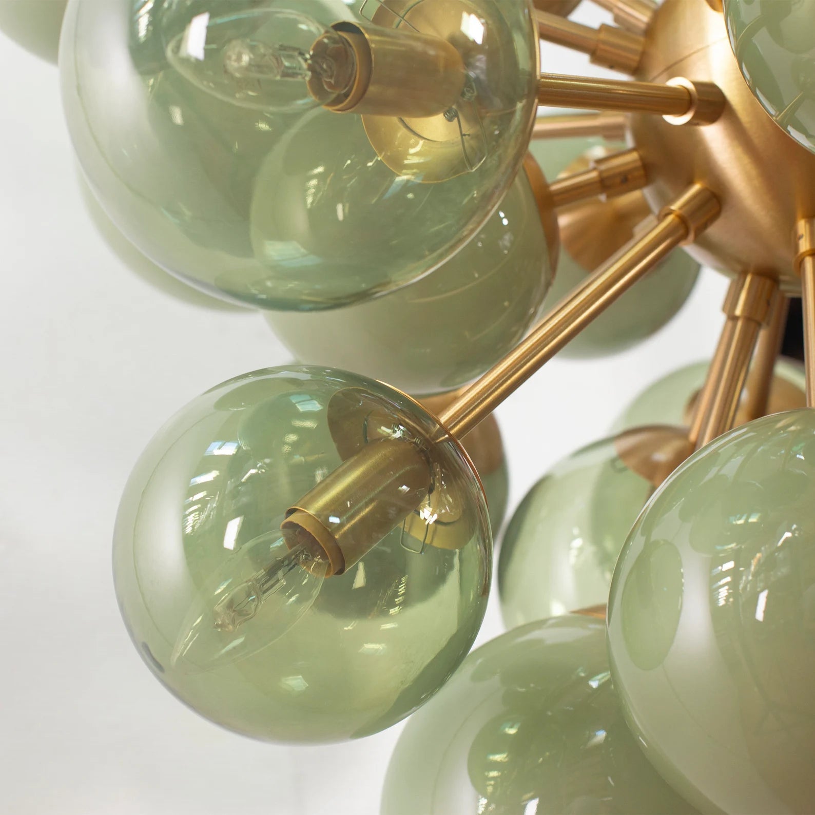 Murano Sputnik Chandelier Ø90 – Light Green - Bellavé Studio