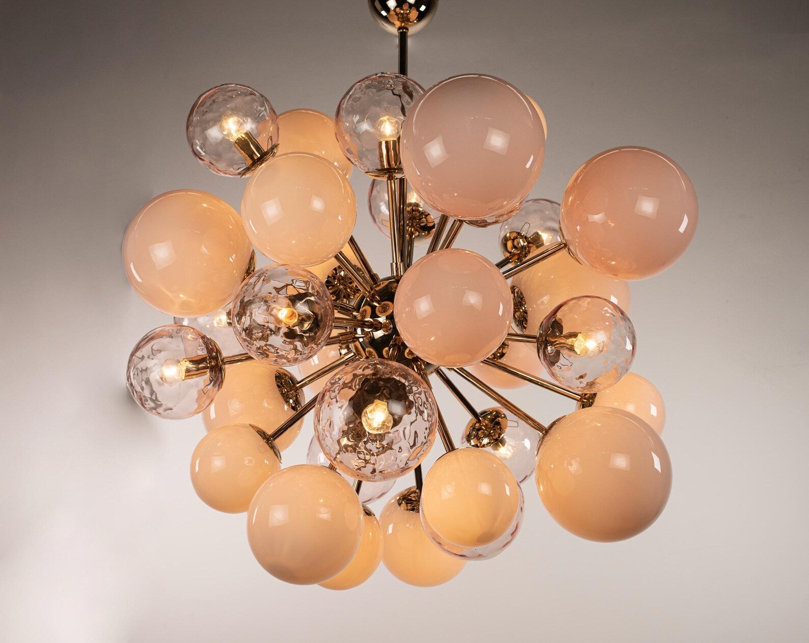 Murano Sputnik Chandelier Ø90 – Mixed Pink - Bellavé Studio