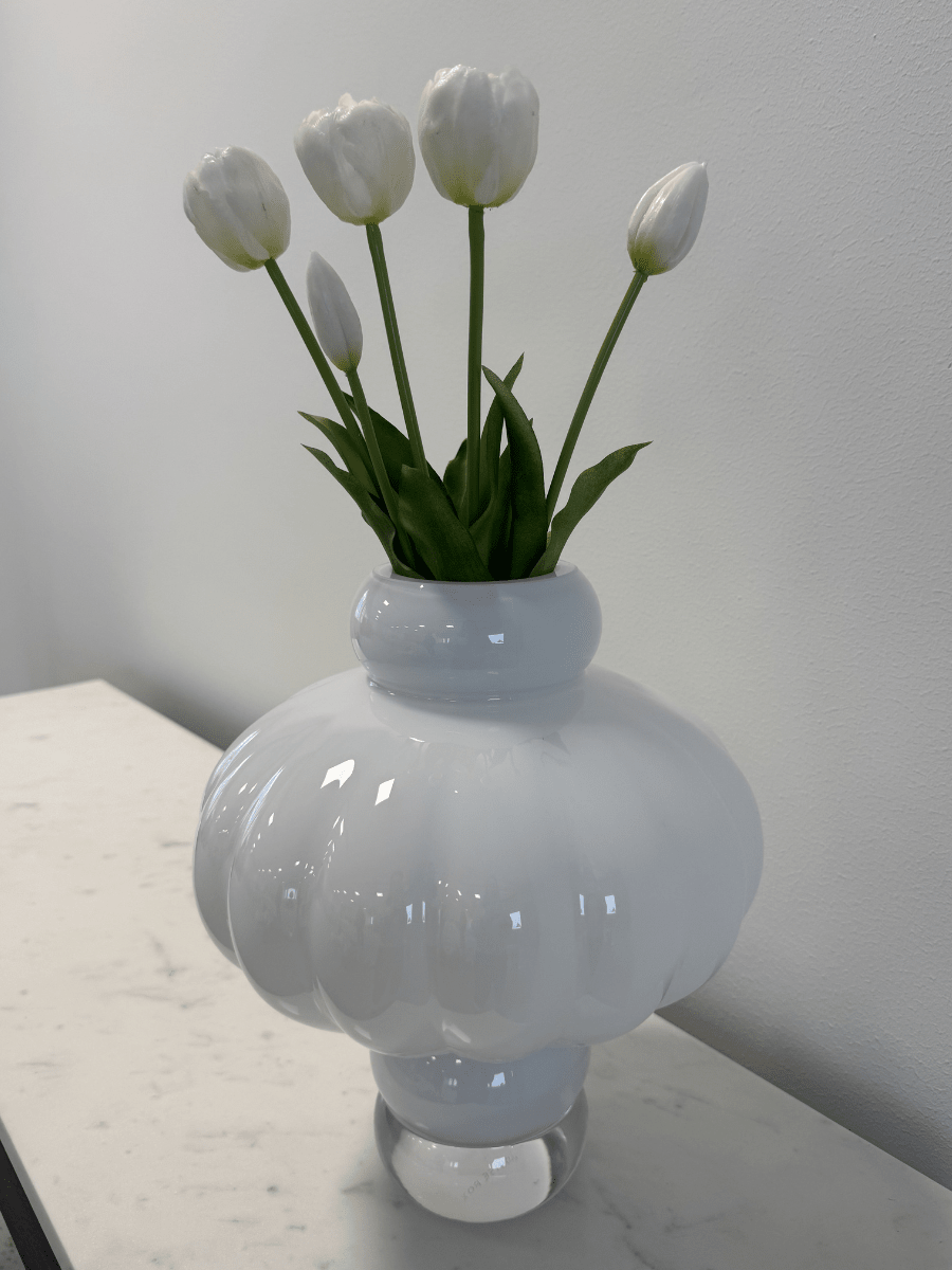 Tulips White Bouquet 5 pcs - Bellavé Studio