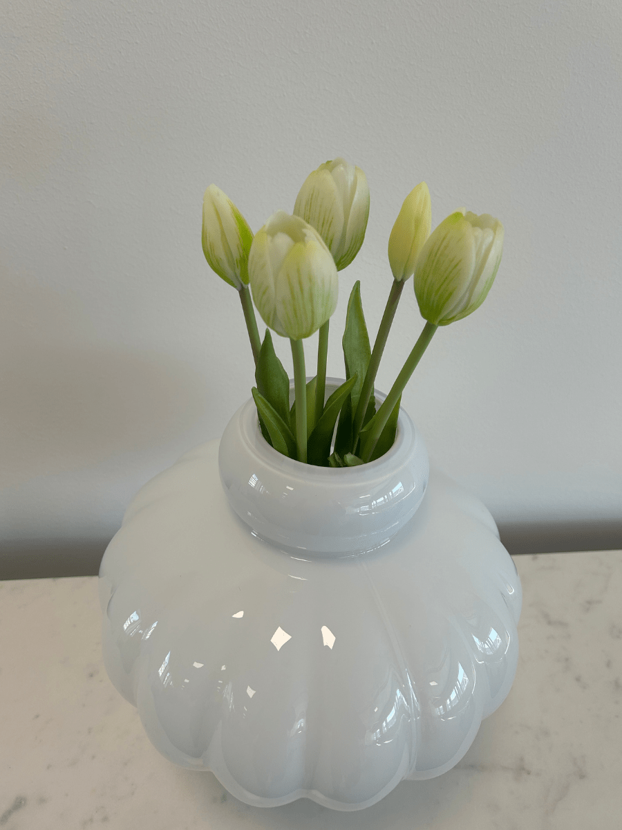 Tulips White Green Bouquet 5 pcs - Bellavé Studio