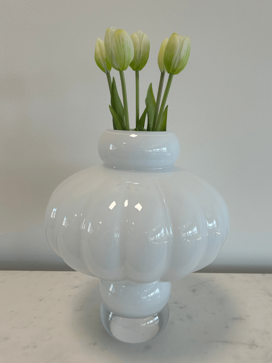 Tulips White Green Bouquet 5 pcs - Bellavé Studio