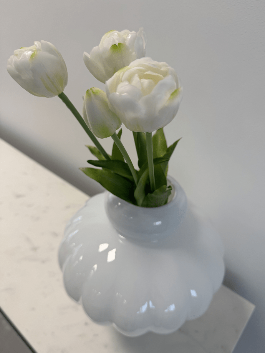 Tulips White Green Bouquet 5 pcs - Bellavé Studio