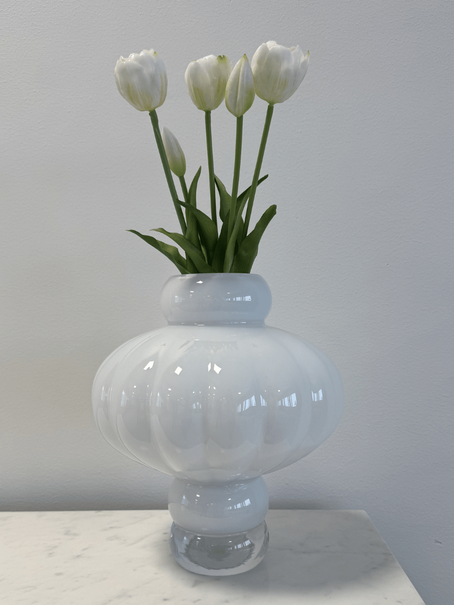 Tulips White Green Bouquet 5 pcs - Bellavé Studio