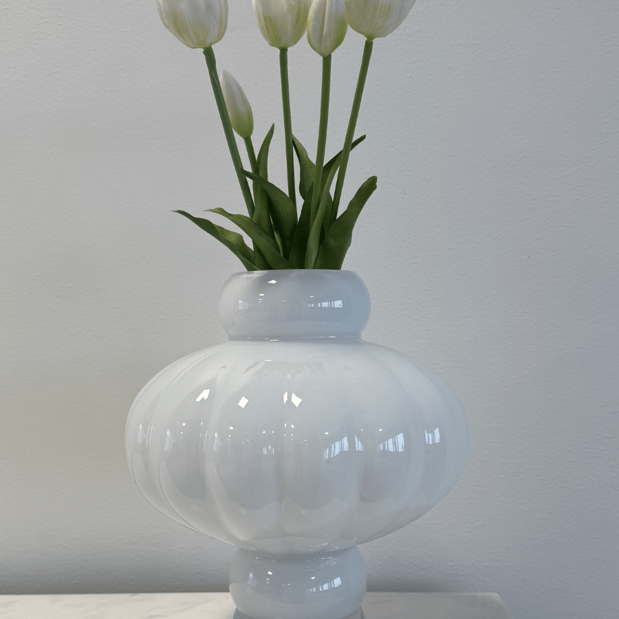 Tulips White Green Bouquet 5 pcs - Bellavé Studio