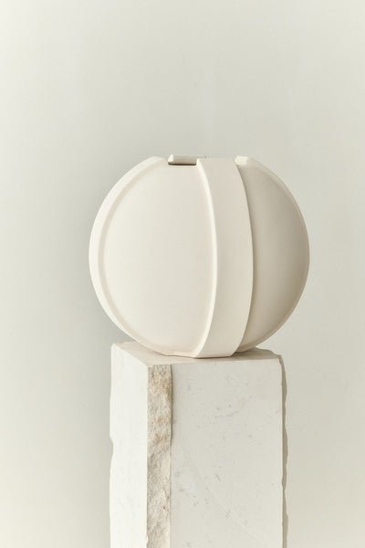 Vinci Vase 01 29cm Raw White - Bellavé Studio