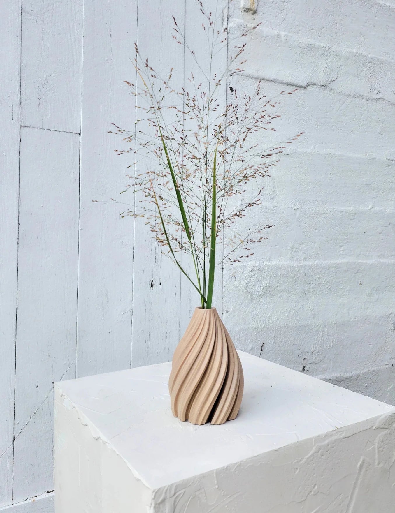 WAVE Bud Vase WOOD Light Oak - Bellavé Studio