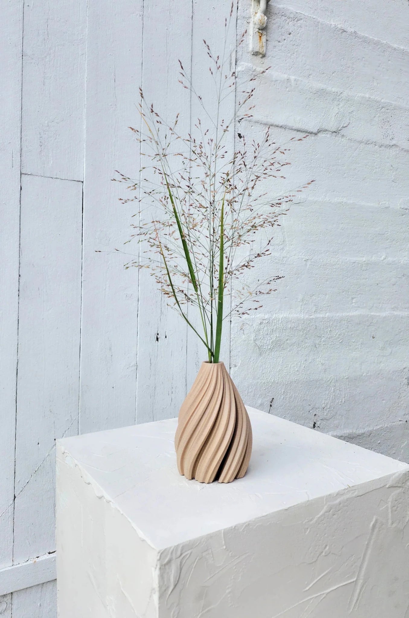 WAVE Bud Vase WOOD Light Oak - Bellavé Studio