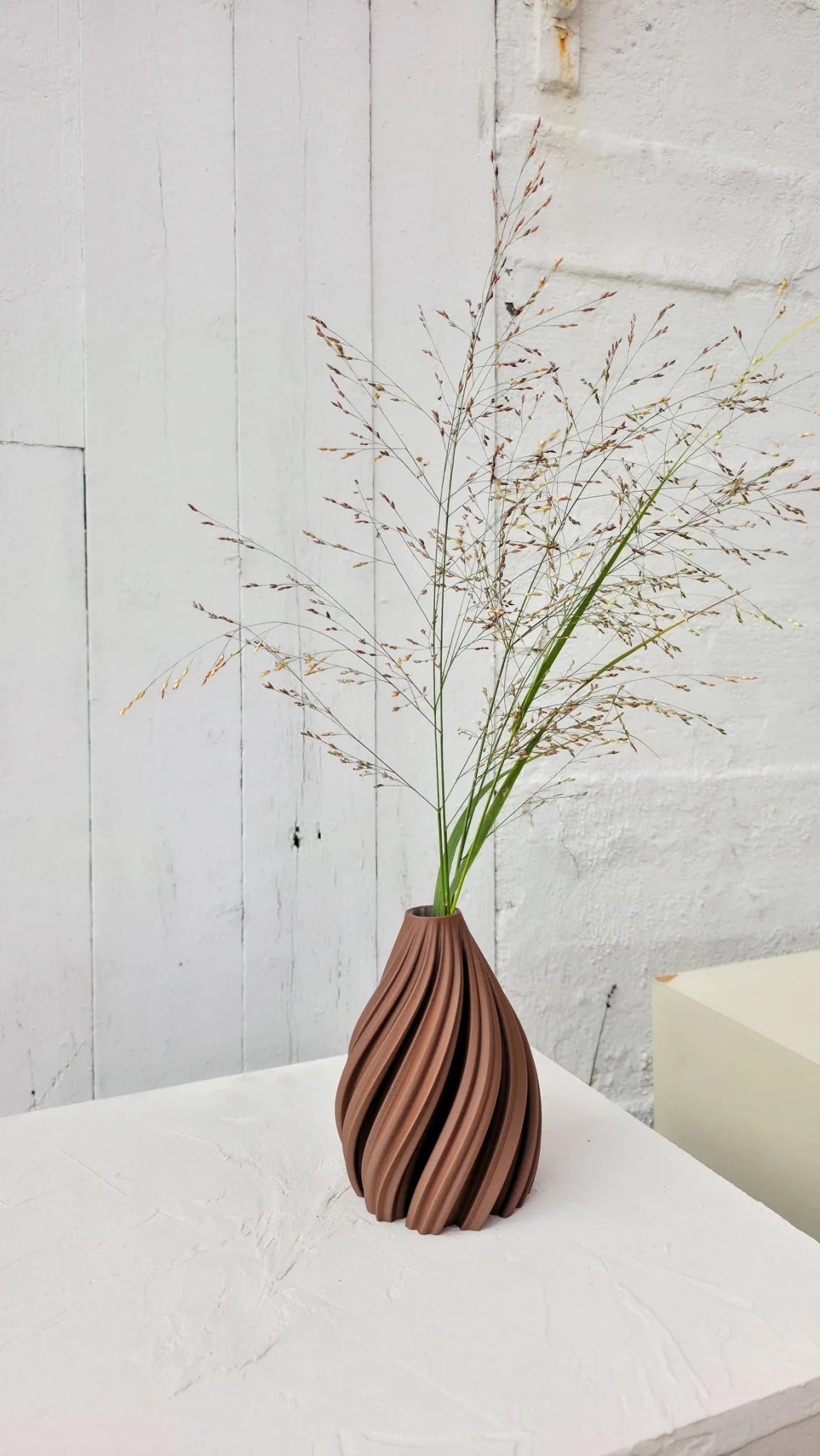 WAVE Bud Vase WOOD Walnut - Bellavé Studio