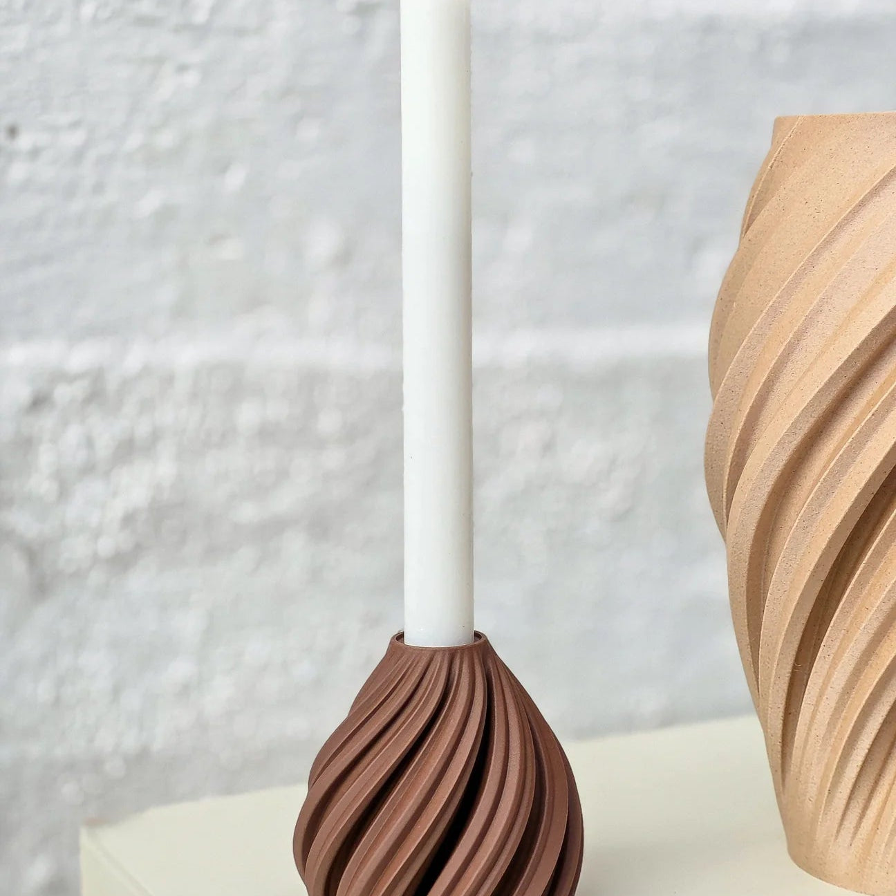 WAVE LED - Lysestake WOOD Walnut Small - Bellavé Studio