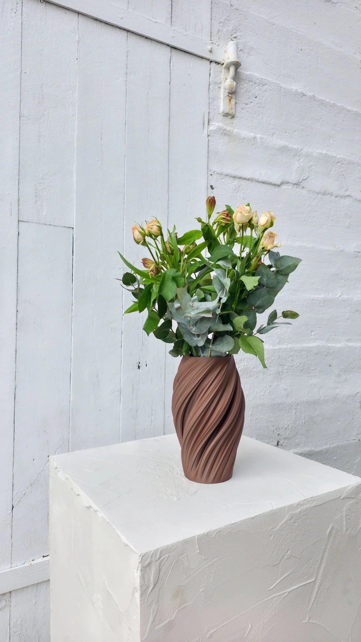 WAVE Vase WP WOOD Walnut Medium - Bellavé Studio